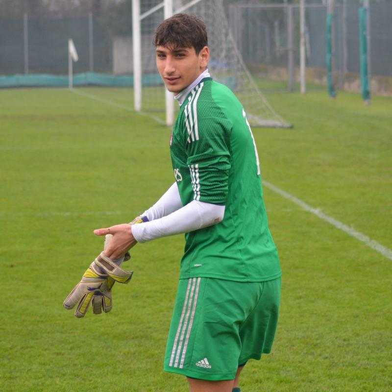 Gianluigi Donnarumma: 15 anni e due rigori parati al Trofeo TIM. Cose che tu facevi (forse) alla Play Station