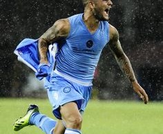 Insigne in gol contro il Borussia Dortmund (foto: pinterest.com)