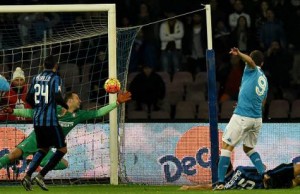 Higuain batte per la prima volta Handanovic (foto: calciomercato.com)