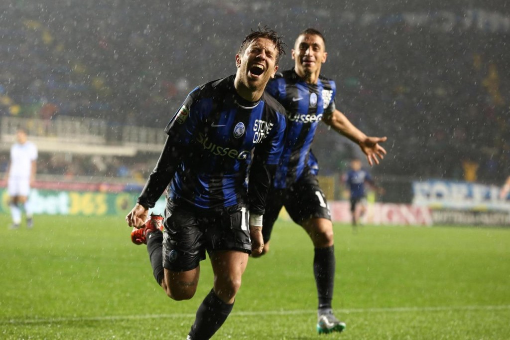 El Papu Gomez esulta al suo ennesimo goal in stagione. Pronto per il salto in una big o per l'MLS Magazine?