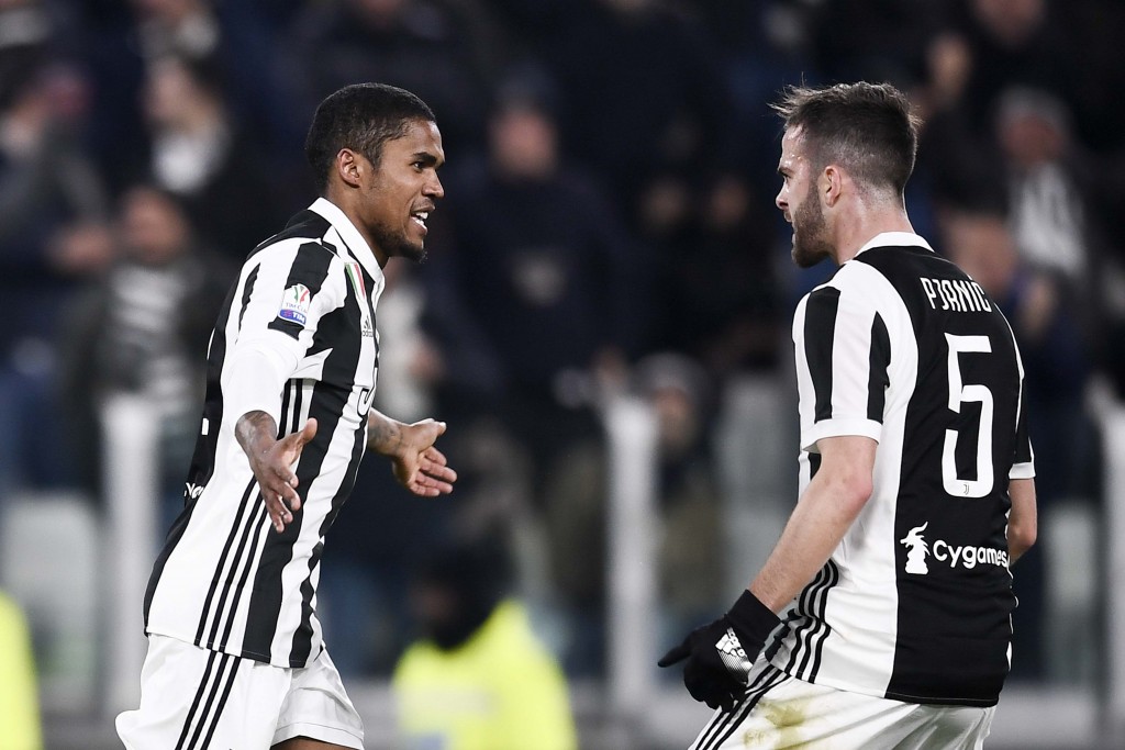 pjanic-douglas costa