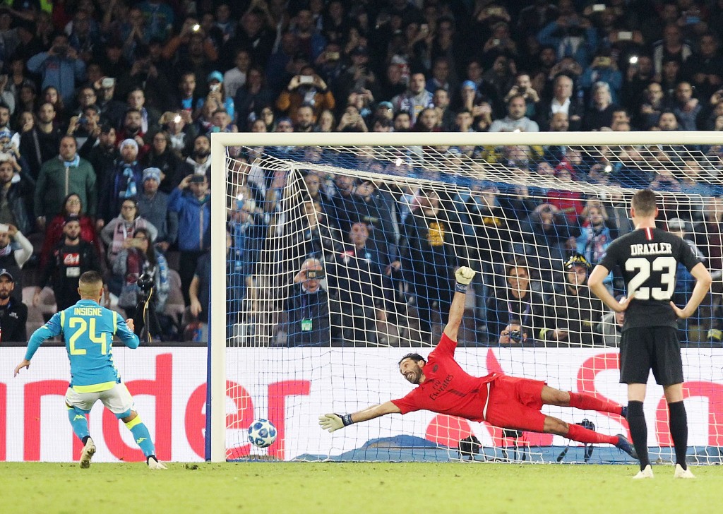 SSC Napoli v Paris Saint-Germain - UEFA Champions League Group C