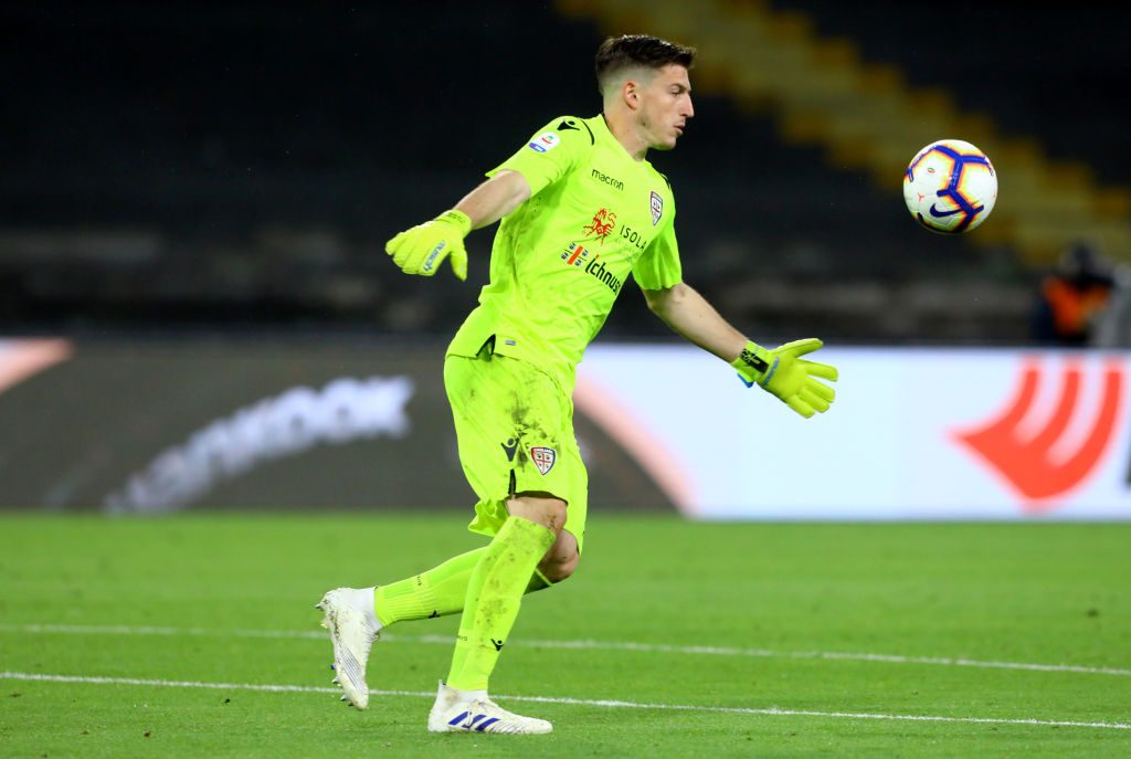 Fenerbahce - Cagliari: Cragno abbandona il campo per infortunio