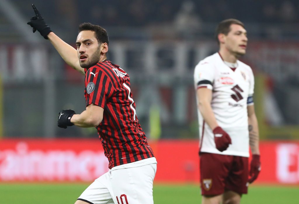 Fantacalcio, 5 centrocampisti per la 22a giornata: Calhanoglu in cerca di conferme - Voti Fantacalcio