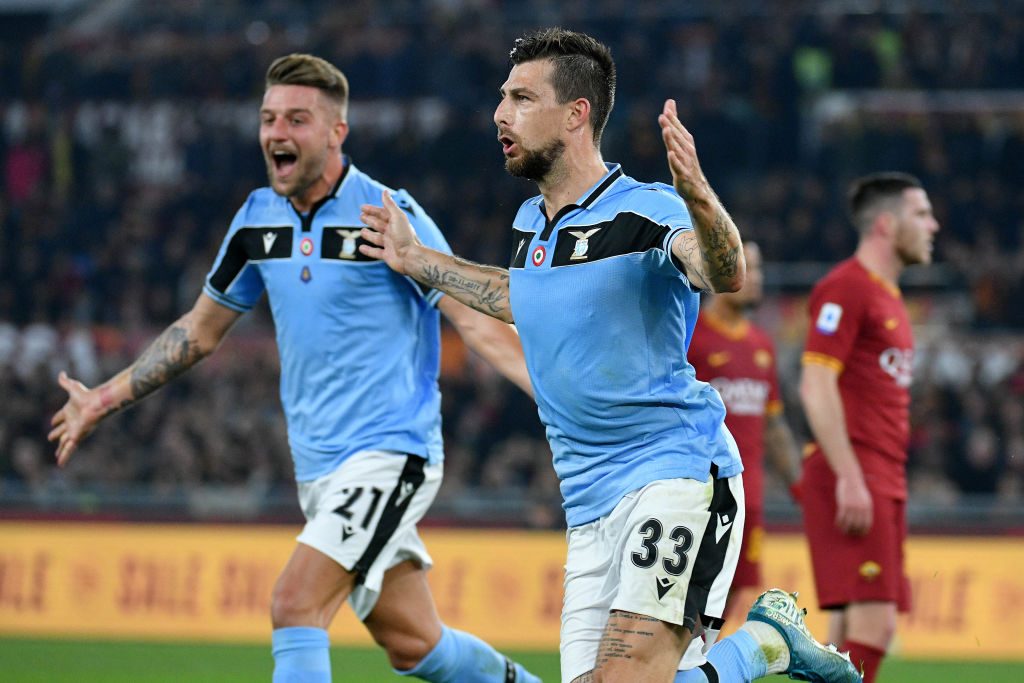 Pagelle Roma - Lazio 1-1: Dzeko e Acerbi, il derby finisce in pareggio - Voti Fantacalcio