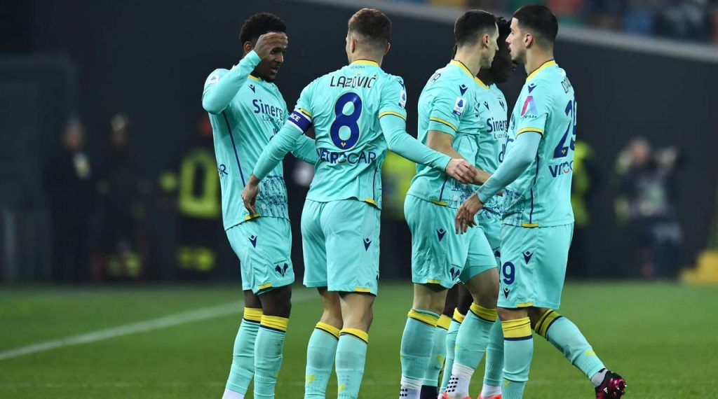 Verona squad celebration 2