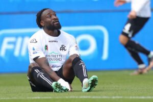 Mbala Nzola Spezia riflessione