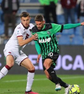 Domenico Berardi Sassuolo contrasto 1