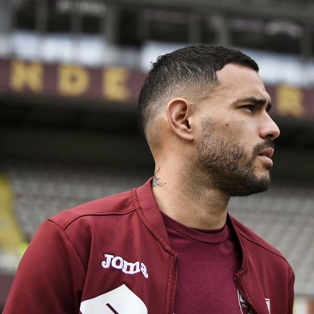 Antonio Sanabria Torino training