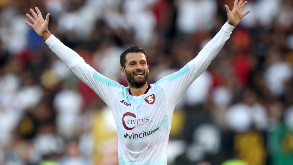 Antonio Candreva Salernitana celebration