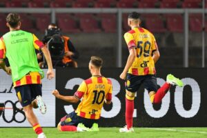 Remi Oudin Lecce celebration