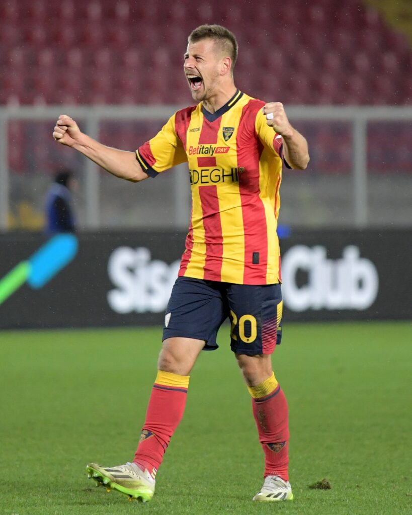 Ylber Ramadani Lecce celebration