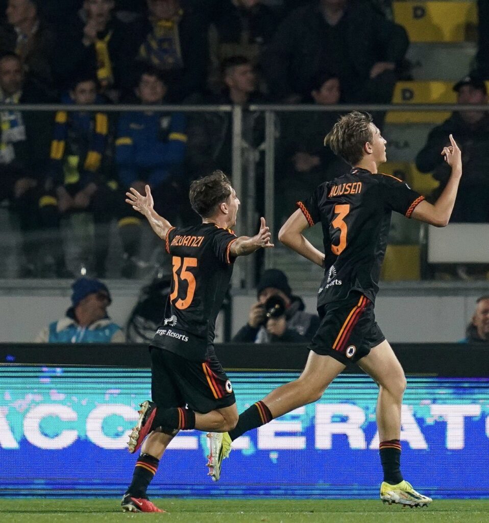 Dean Huijsen Roma celebration