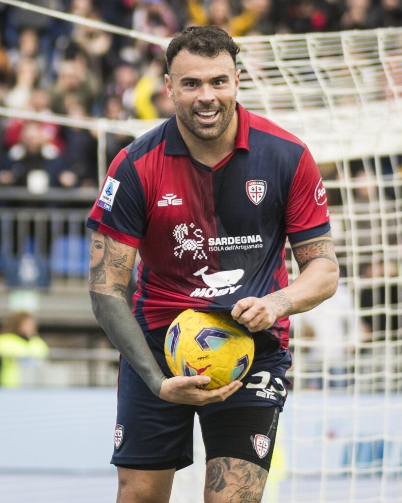 Andrea Petagna Cagliari celebration