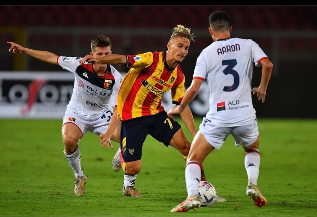 Aaron Martin Genoa duel