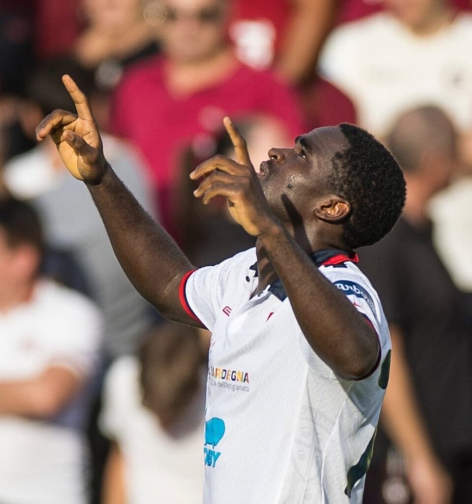 Zito Luvumbo Cagliari celebration 1