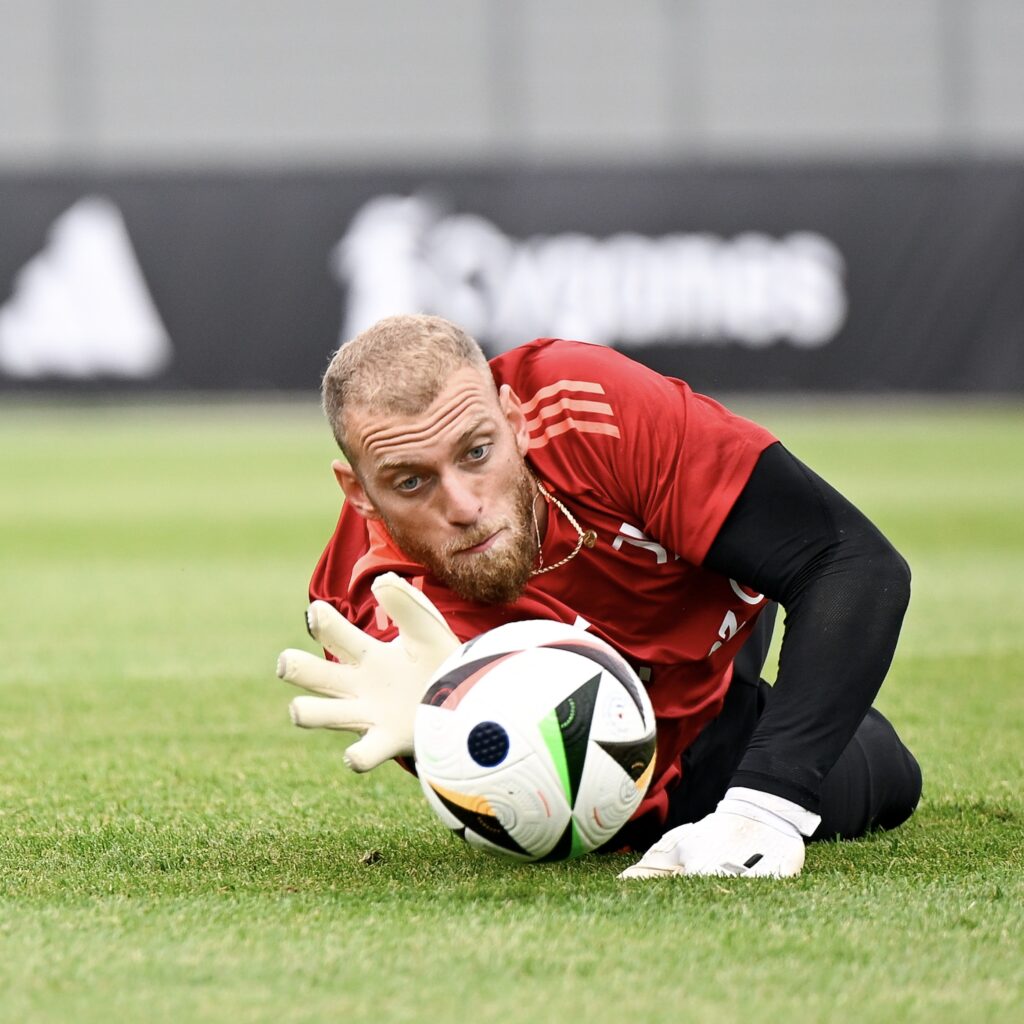 Michele Di Gregorio Juventus training