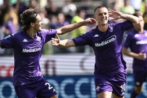 Albert Gudmundsson Fiorentina celebration