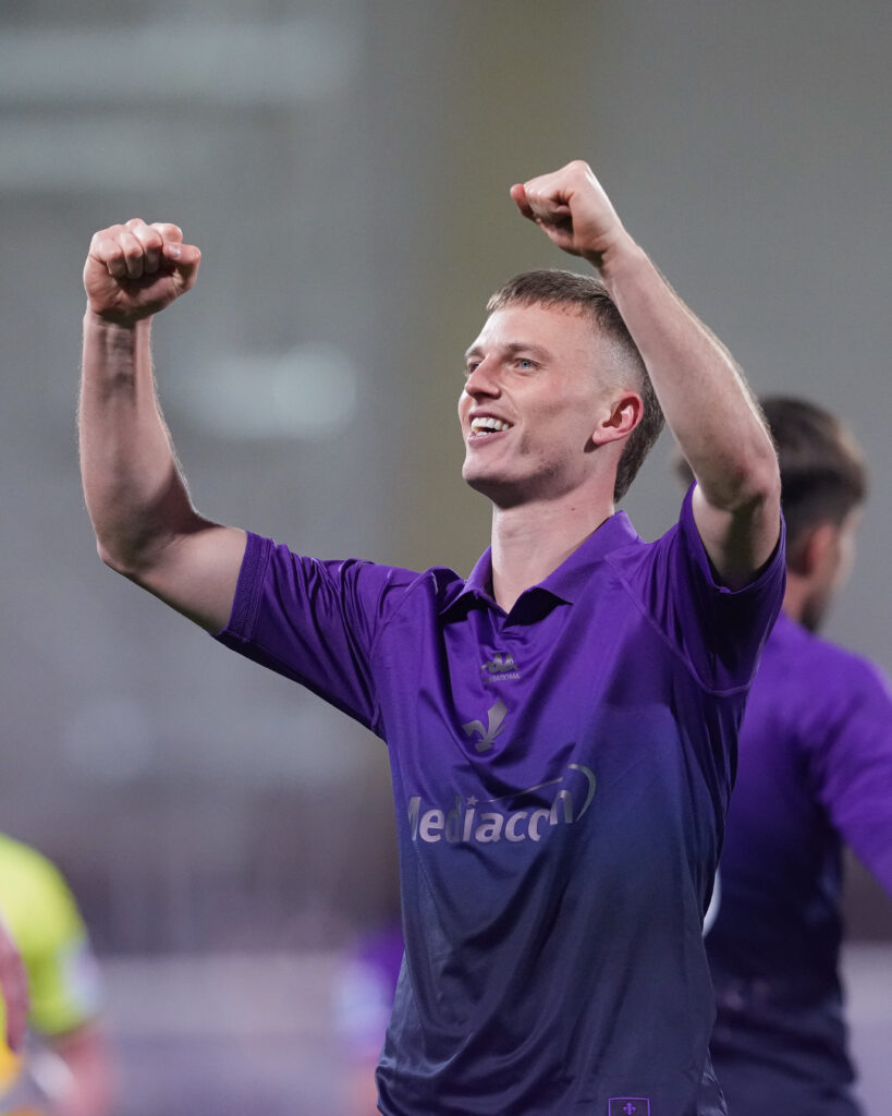 Albert Gudmundsson Fiorentina celebration