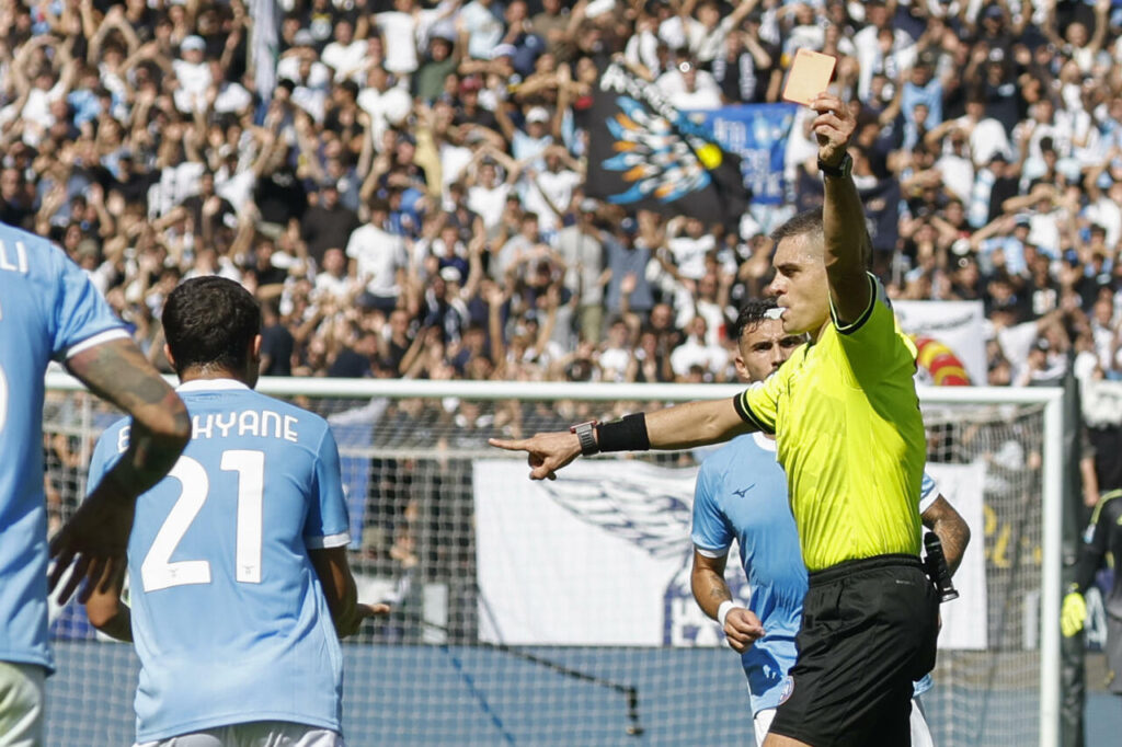 Reda Belahyane Lazio red card