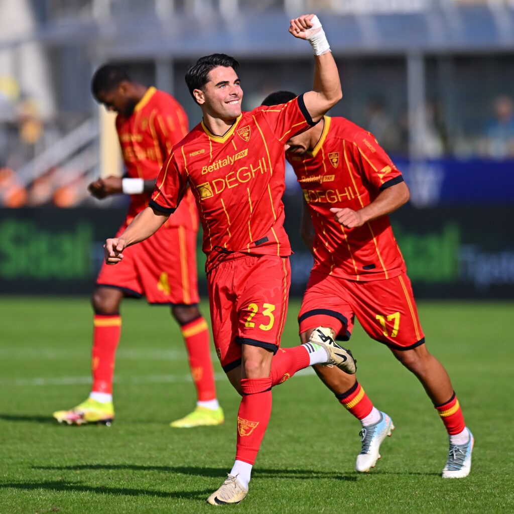 Riccardo Sottil Lecce celebration