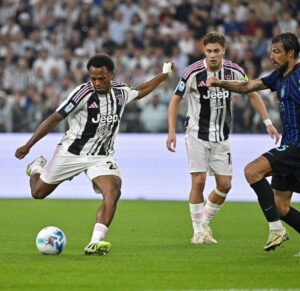 Lois Openda Juventus shot
