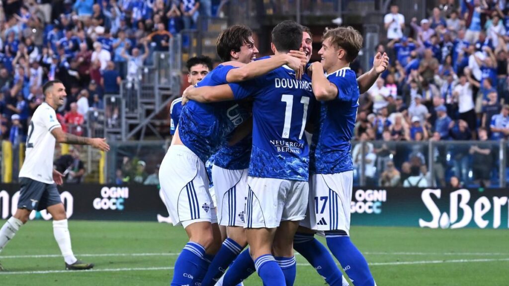 Tasos Douvikas Como celebration