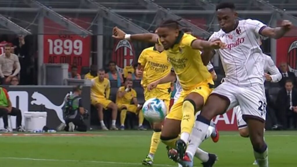 Jhon Lucumì Bologna duel
